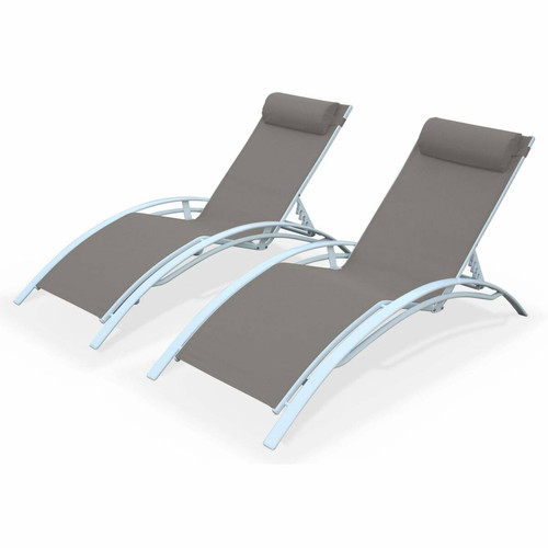Transats, chaises longues sweeek Duo de bains de soleil en aluminium et textilène Louisa Taupe | sweeek