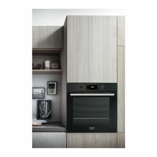 Hotpoint - Four encastrable pyrolyse FA2 540 P BL HA, 66 litres, 7 modes de cuisson Hotpoint - Hotpoint