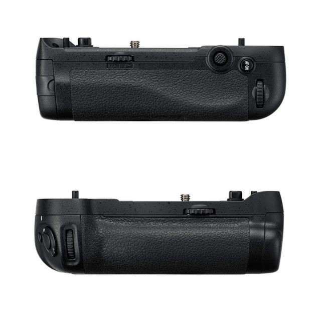 Chargeur de batterie et poignée Nikon NIKON GRIP MB-D17 pour NIKON D500